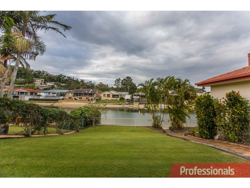 9 Captains Way, Banora Point NSW 2486