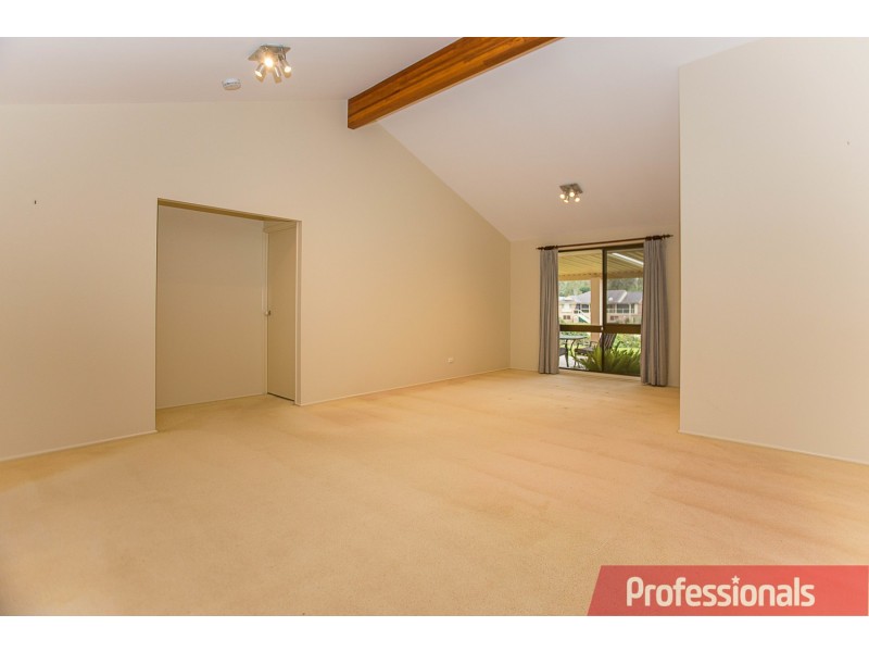 9 Captains Way, Banora Point NSW 2486