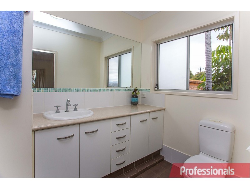 25 Leeward Terrace, Tweed Heads NSW 2485