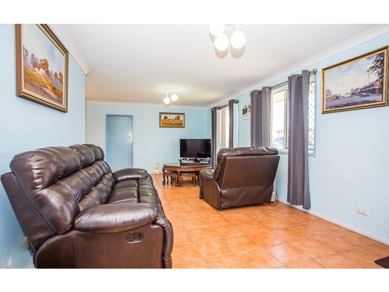 8 Woodlands Drive, Banora Point NSW 2486