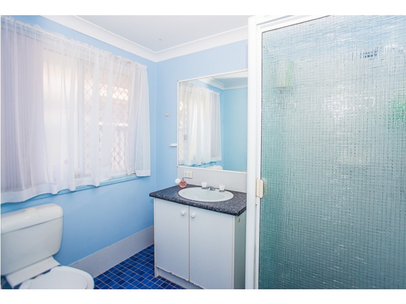 8 Woodlands Drive, Banora Point NSW 2486