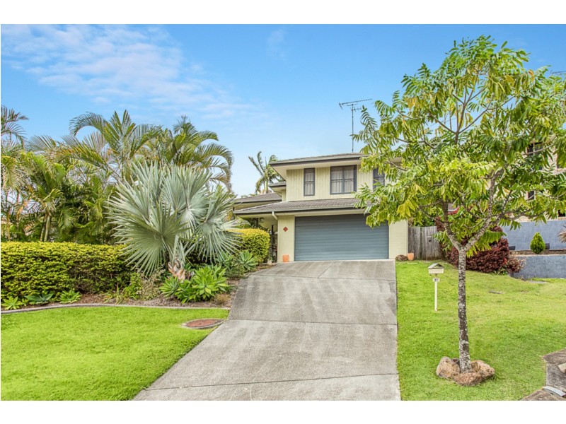27 Grassmere Court, Banora Point NSW 2486