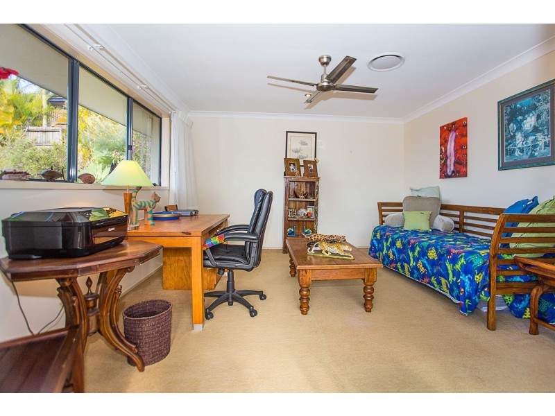 27 Grassmere Court, Banora Point NSW 2486