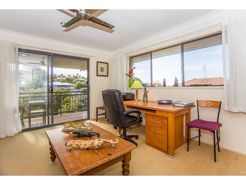 27 Grassmere Court, Banora Point NSW 2486