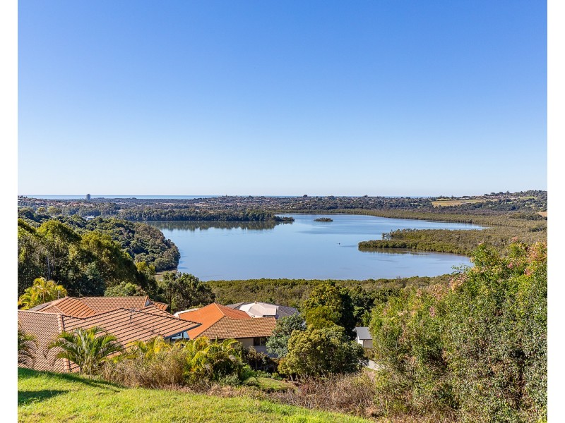 15 Sierra Vista Boulevard, Bilambil Heights NSW 2486