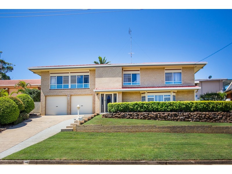 4 James Cook Drive, Banora Point NSW 2486