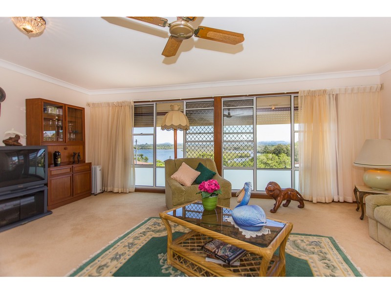 4 James Cook Drive, Banora Point NSW 2486