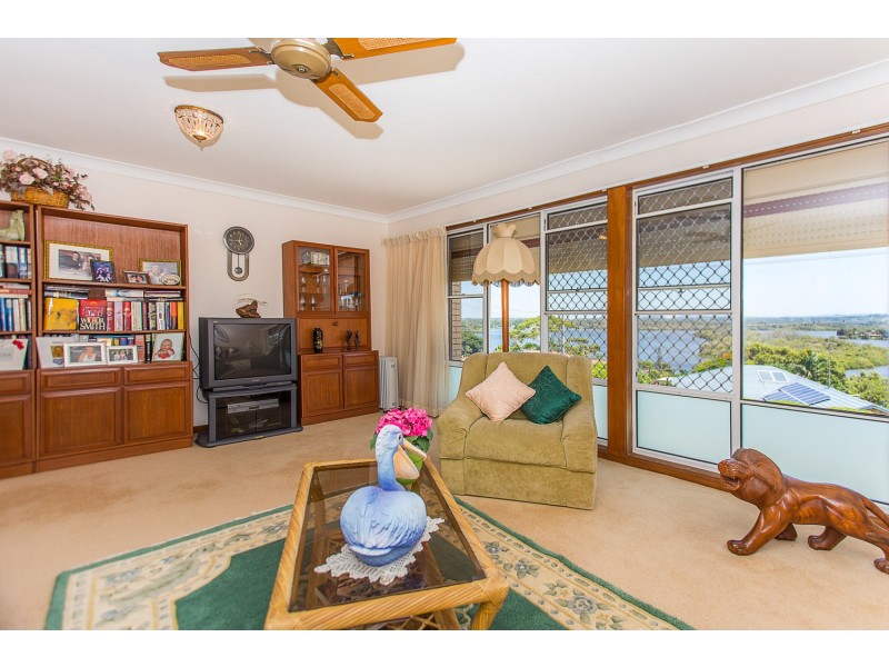 4 James Cook Drive, Banora Point NSW 2486