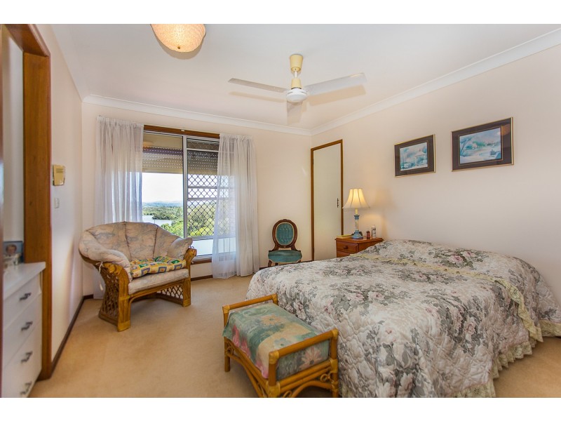 4 James Cook Drive, Banora Point NSW 2486