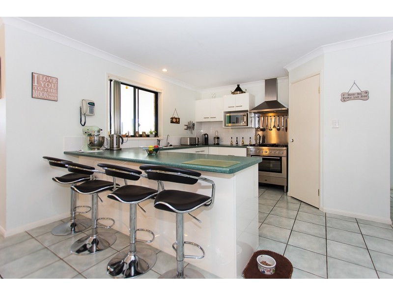 4 Laurina Court, Elanora QLD 4221