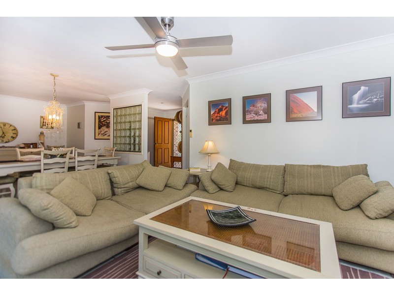 4 Laurina Court, Elanora QLD 4221