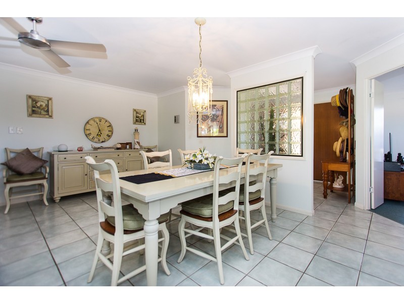 4 Laurina Court, Elanora QLD 4221