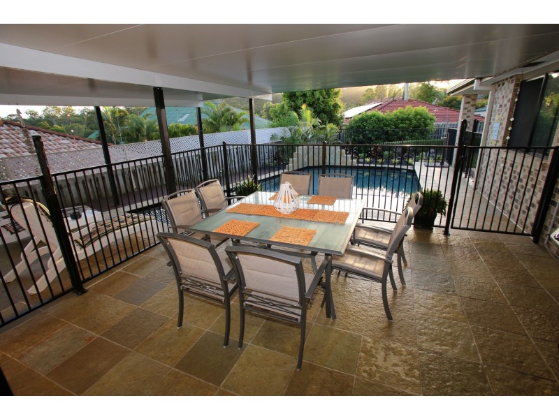 4 Laurina Court, Elanora QLD 4221