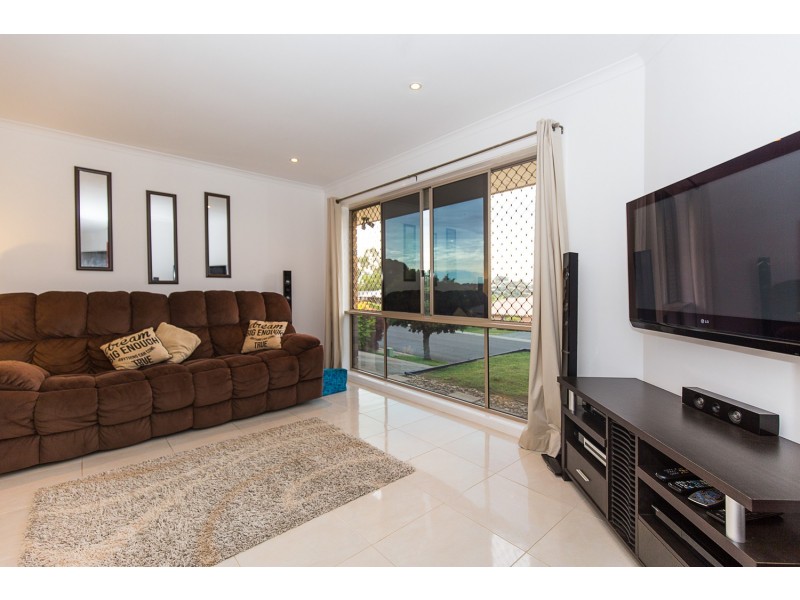 74 Glen Ayr Drive, Banora Point NSW 2486