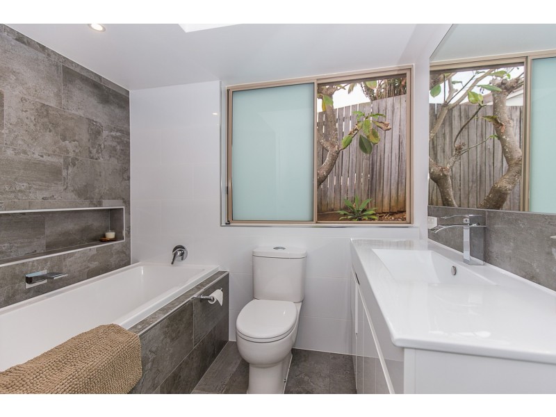 74 Glen Ayr Drive, Banora Point NSW 2486