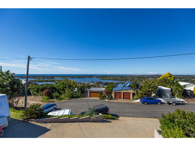 15 Blue Haze Crescent, Banora Point NSW 2486