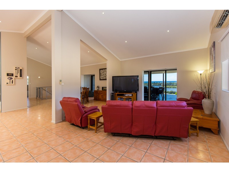 15 Blue Haze Crescent, Banora Point NSW 2486