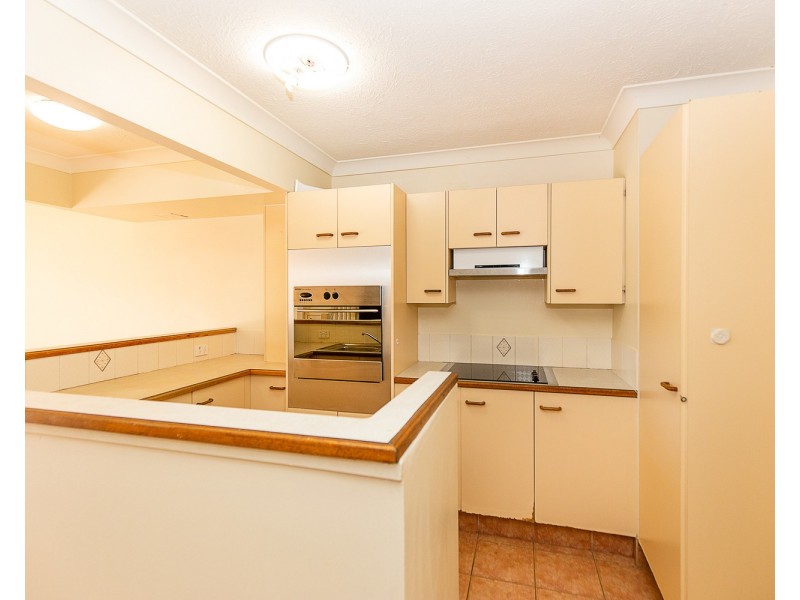 8/2 Coolgardie Street, Elanora QLD 4221