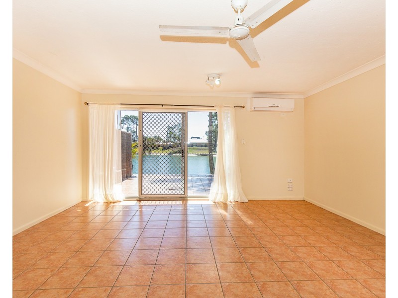 8/2 Coolgardie Street, Elanora QLD 4221