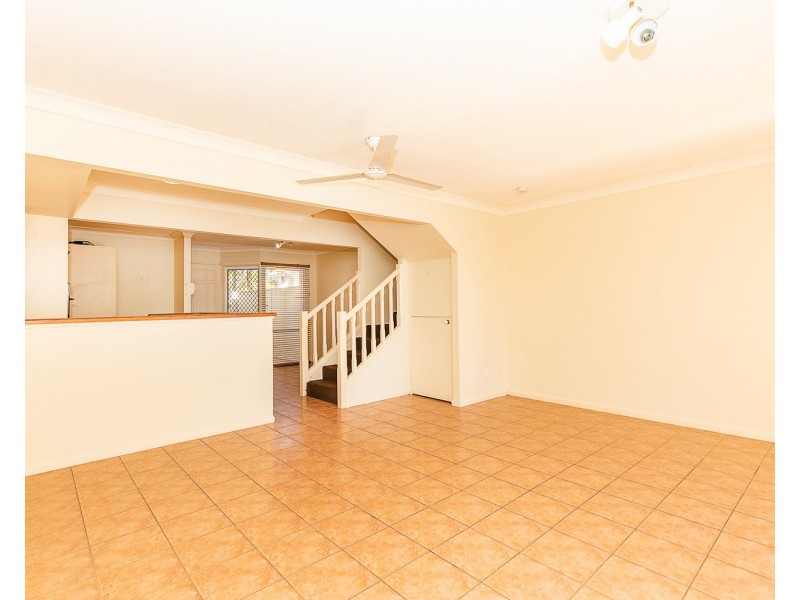 8/2 Coolgardie Street, Elanora QLD 4221
