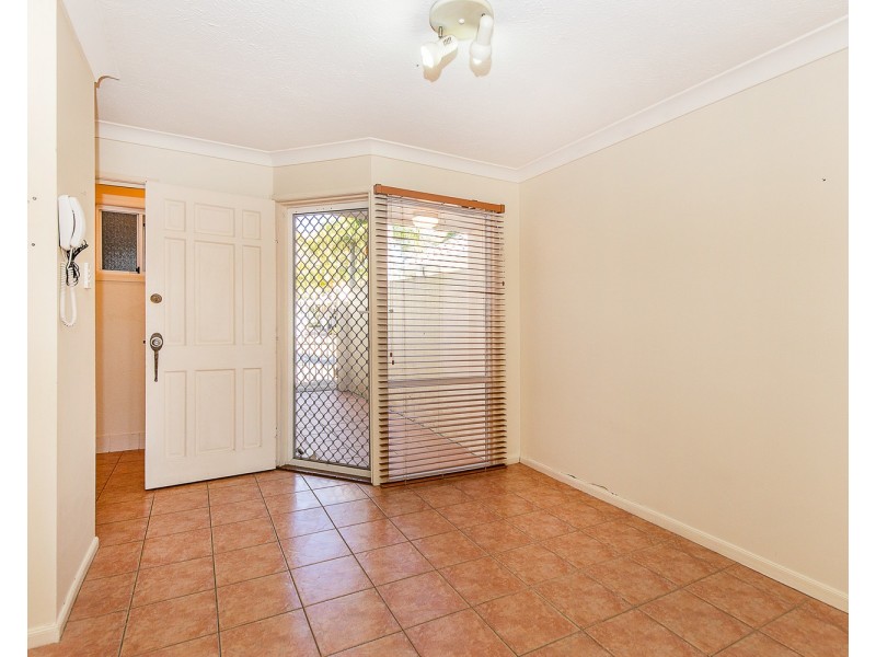 8/2 Coolgardie Street, Elanora QLD 4221