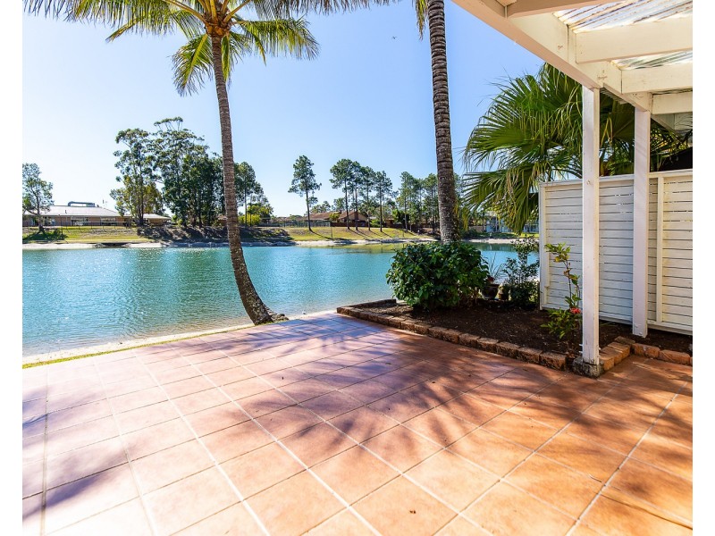 8/2 Coolgardie Street, Elanora QLD 4221