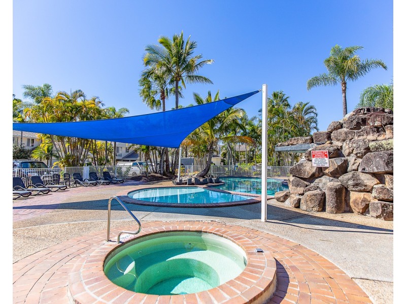 8/2 Coolgardie Street, Elanora QLD 4221