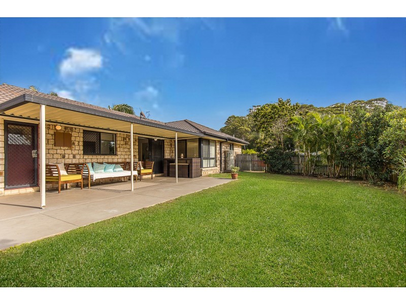 22 Stradbroke Drive, Tweed Heads South NSW 2486