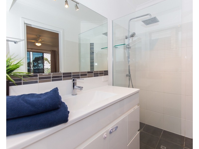 74 Glen Ayr Drive, Banora Point NSW 2486