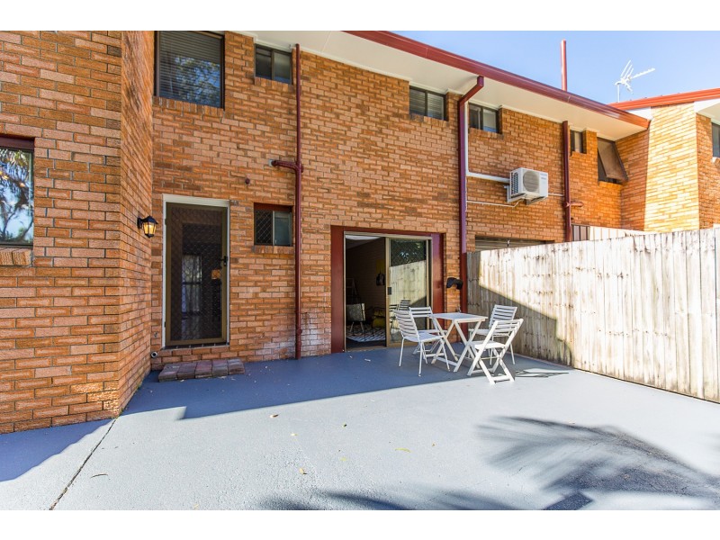 2/15 Gray Street, Tweed Heads West NSW 2485