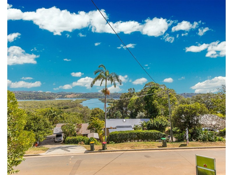 29 Lakeview Parade, Tweed Heads South NSW 2486