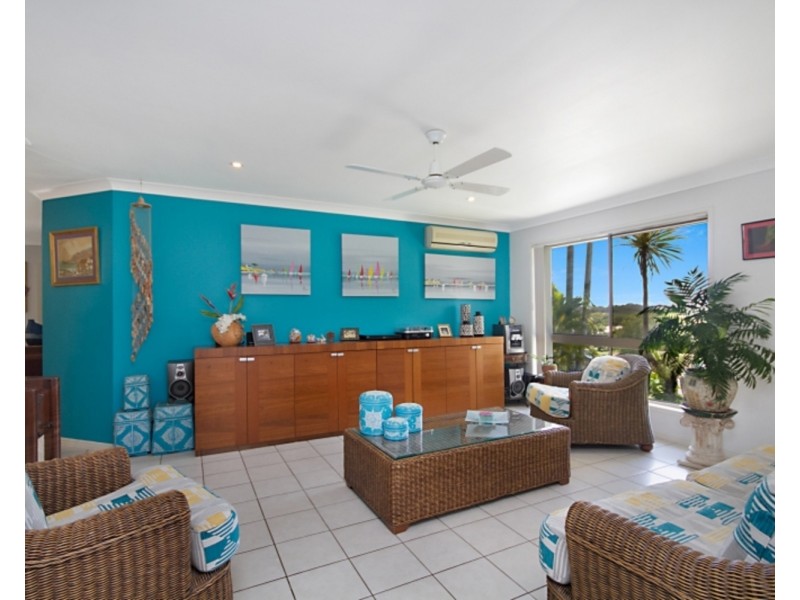 18 Honeymyrtle Drive, Banora Point NSW 2486