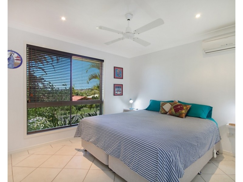 18 Honeymyrtle Drive, Banora Point NSW 2486