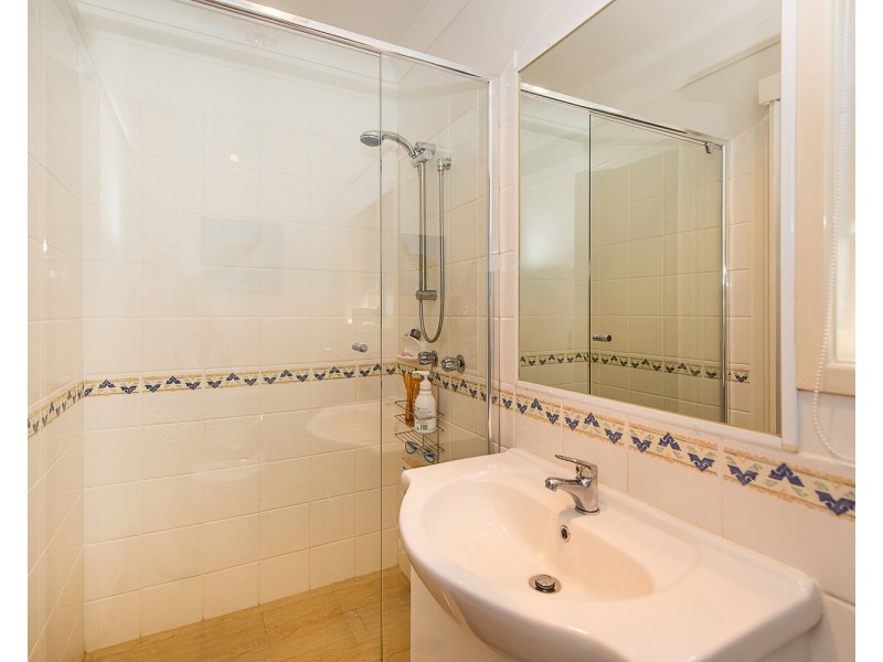 18 Stradbroke Drive, Tweed Heads South NSW 2486