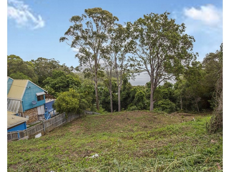 24 Lakeview Parade, Tweed Heads South NSW 2486