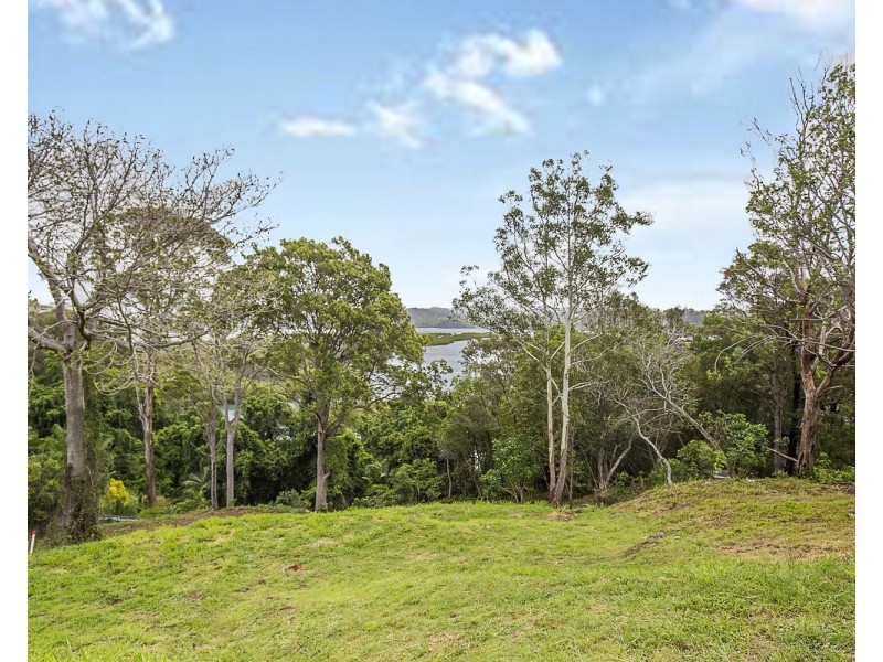24 Lakeview Parade, Tweed Heads South NSW 2486