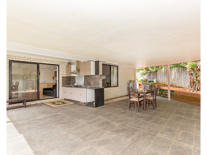 4 Donegal Court, Banora Point NSW 2486