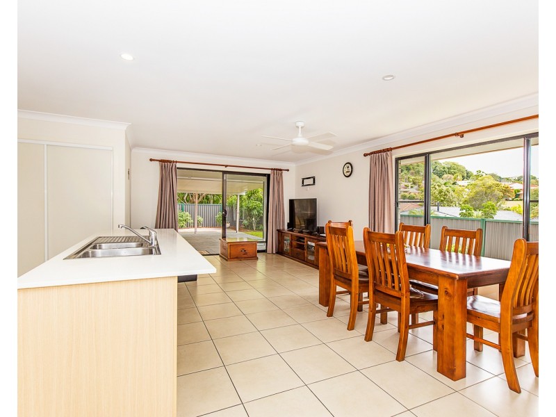 4 Donegal Court, Banora Point NSW 2486