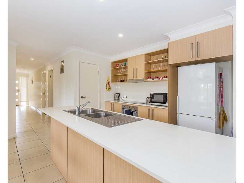 4 Donegal Court, Banora Point NSW 2486