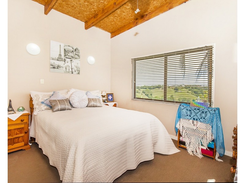 102 Peninsula Drive, Bilambil Heights NSW 2486