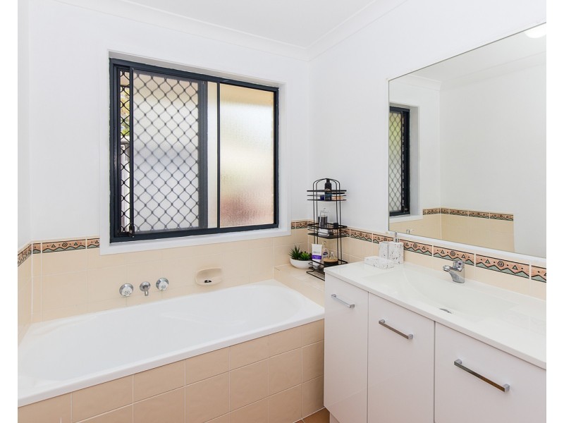 7 Stradbroke Drive, Tweed Heads South NSW 2486