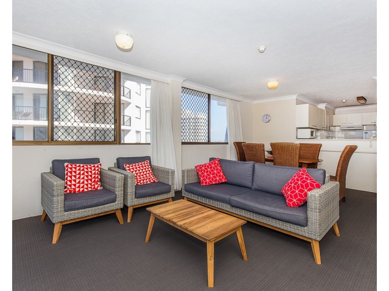 4/82 Marine Parade, Coolangatta QLD 4225