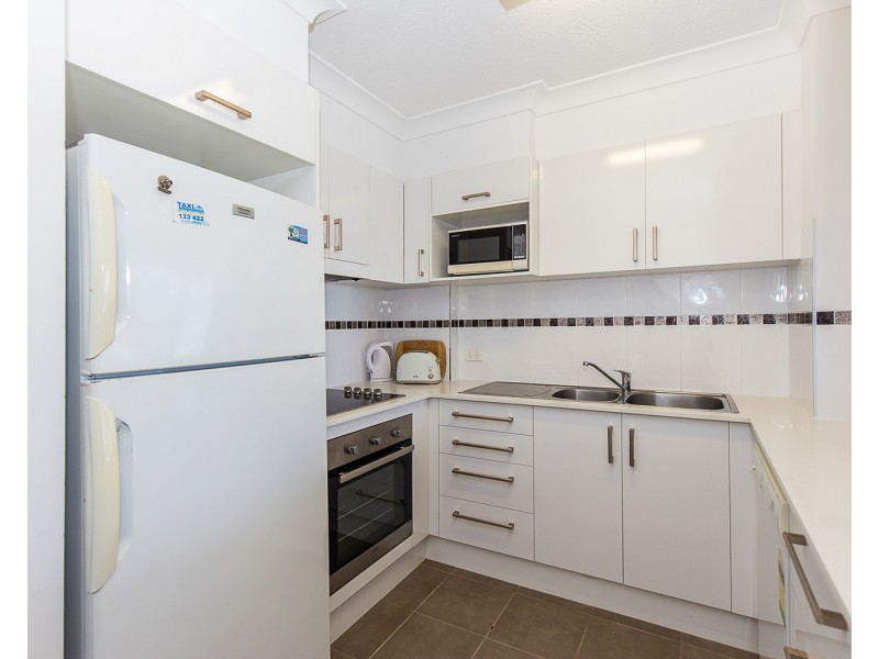 4/82 Marine Parade, Coolangatta QLD 4225