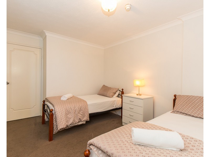 4/82 Marine Parade, Coolangatta QLD 4225