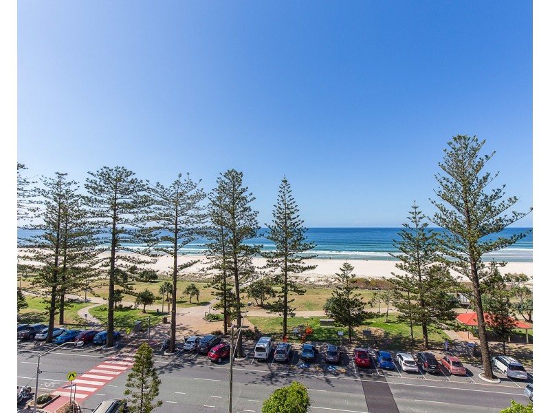 4/82 Marine Parade, Coolangatta QLD 4225