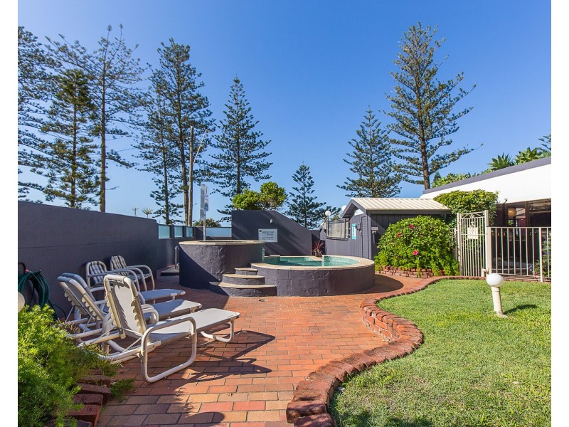 4/82 Marine Parade, Coolangatta QLD 4225