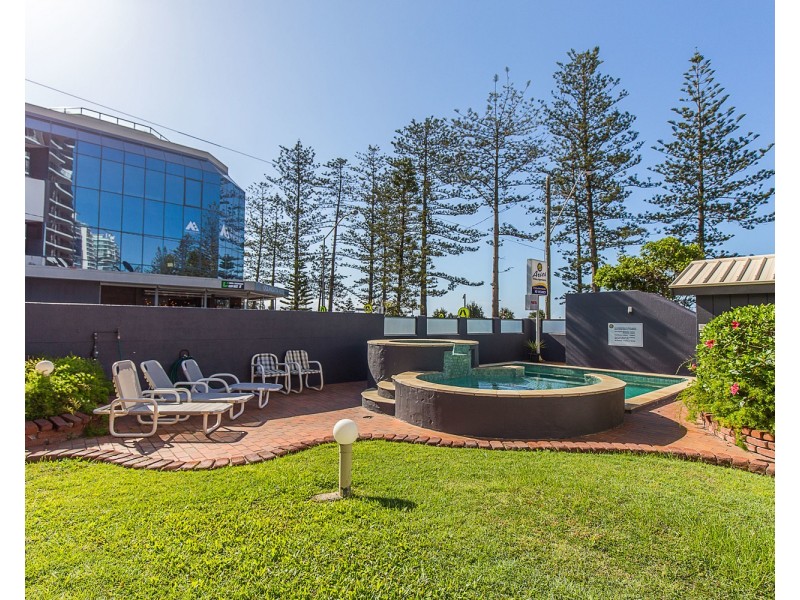 4/82 Marine Parade, Coolangatta QLD 4225