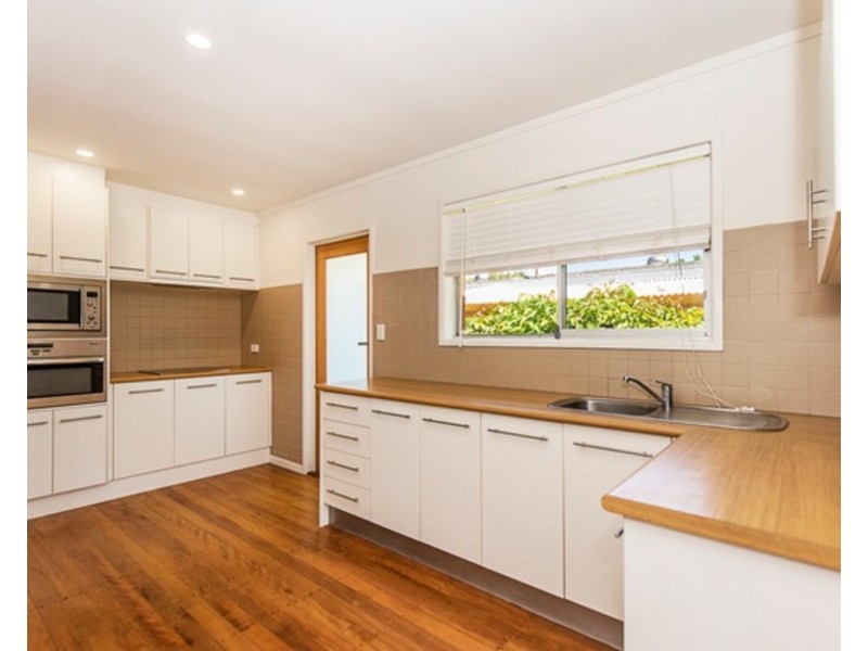 3 Kirribin Street, Bilinga QLD 4225
