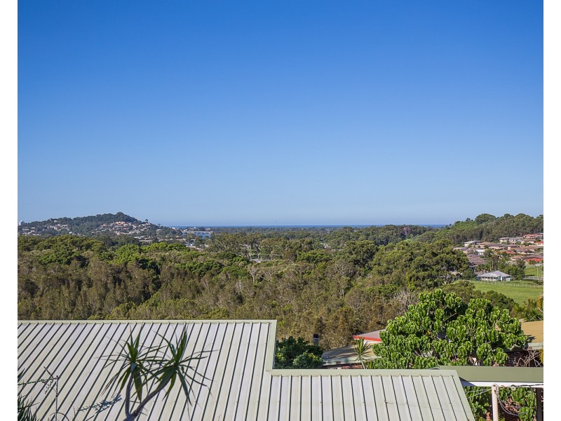 13 Hillcrest Avenue, Tweed Heads South NSW 2486