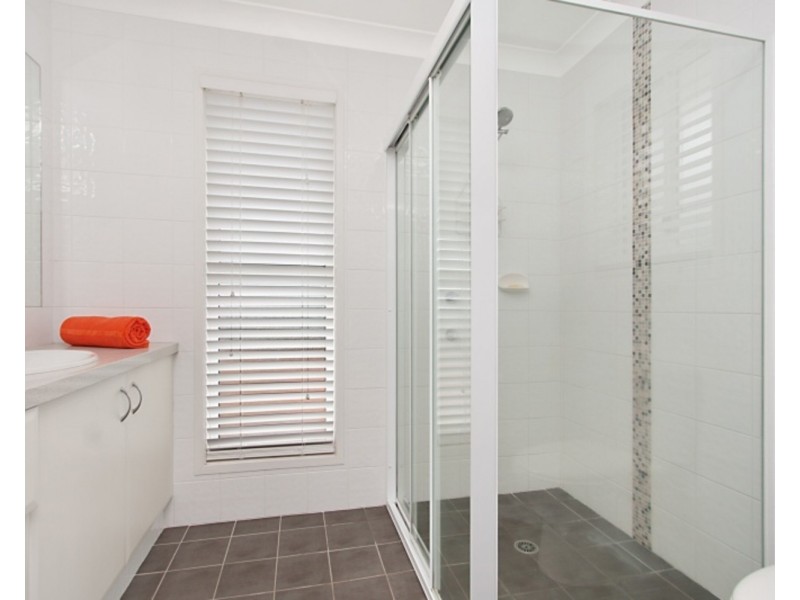 11 White Fig Court, Banora Point NSW 2486